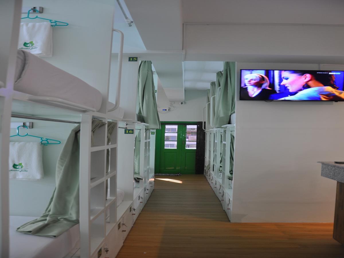 Hostel Latha Янгон Екстериор снимка