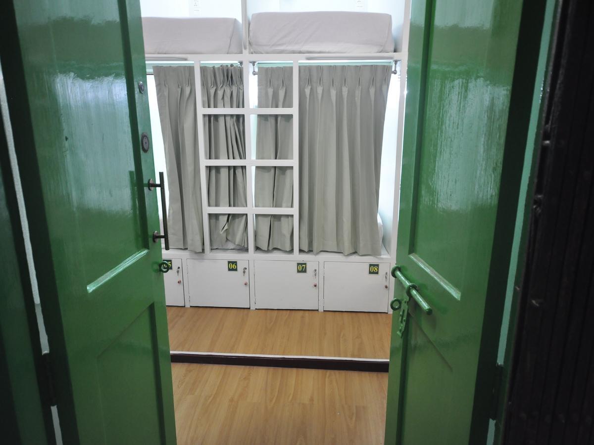 Hostel Latha Янгон Екстериор снимка