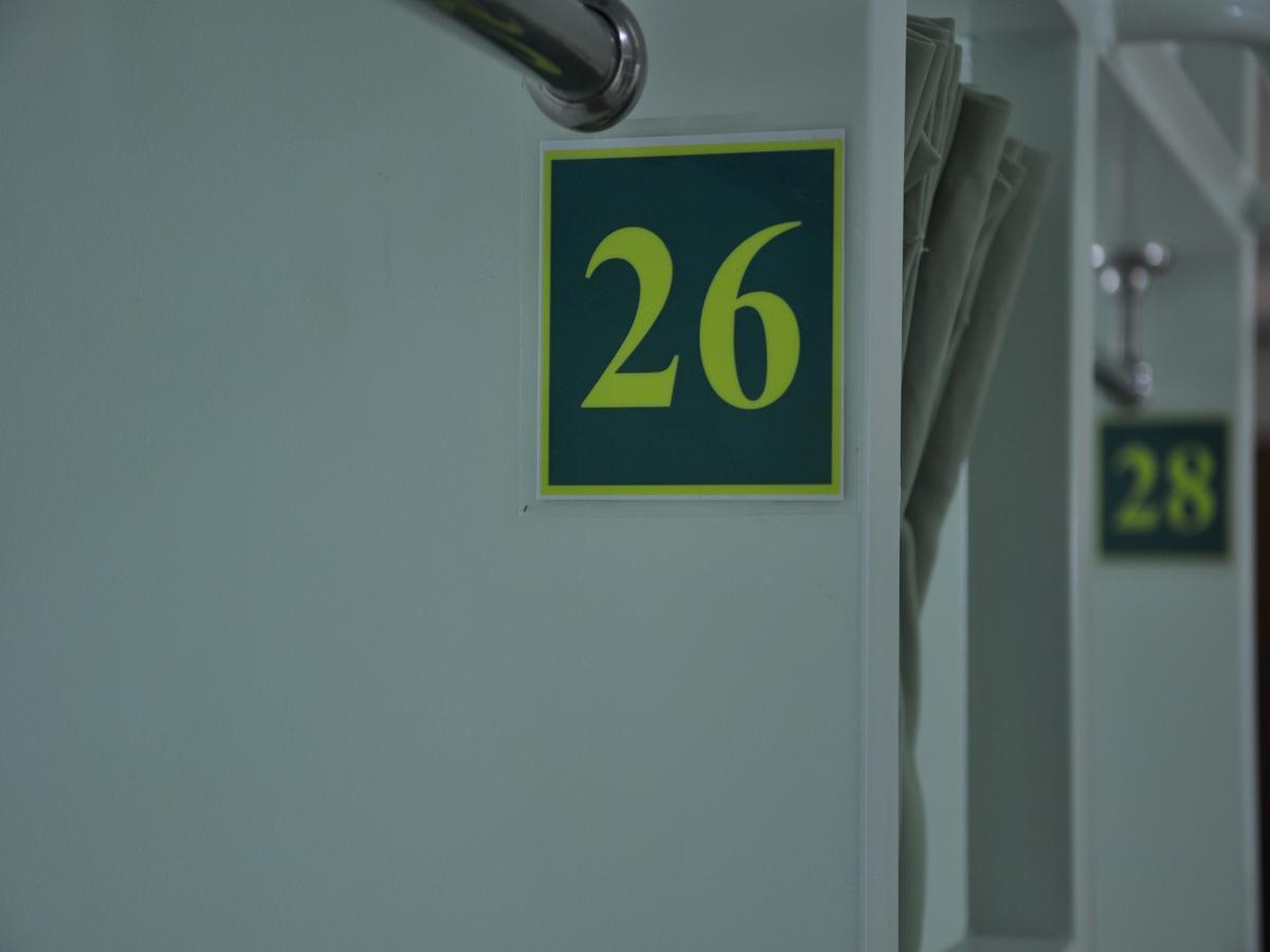 Hostel Latha Янгон Екстериор снимка