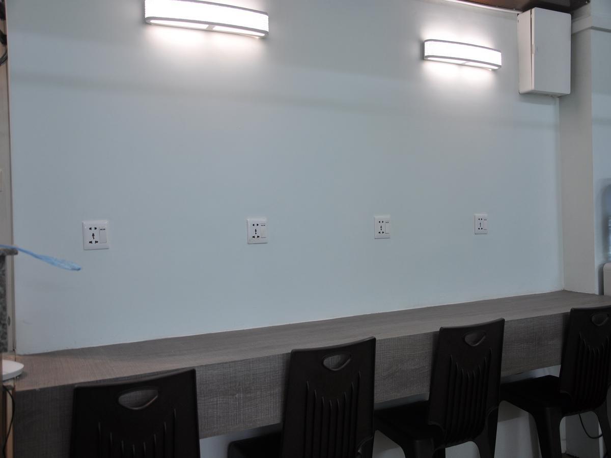 Hostel Latha Янгон Екстериор снимка