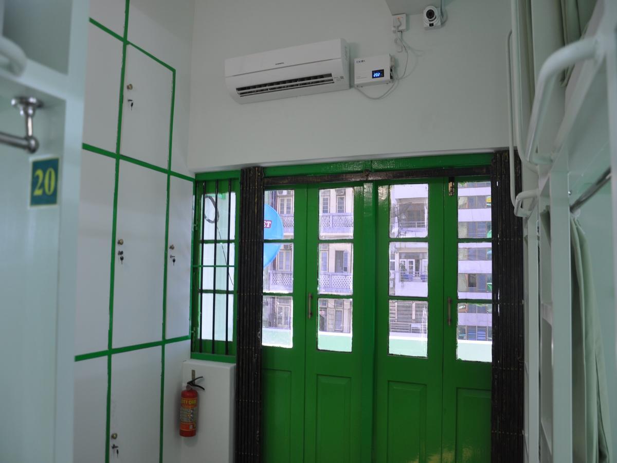 Hostel Latha Янгон Екстериор снимка