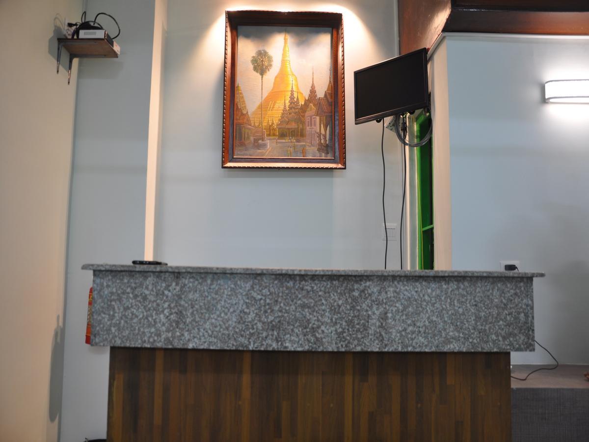 Hostel Latha Янгон Екстериор снимка