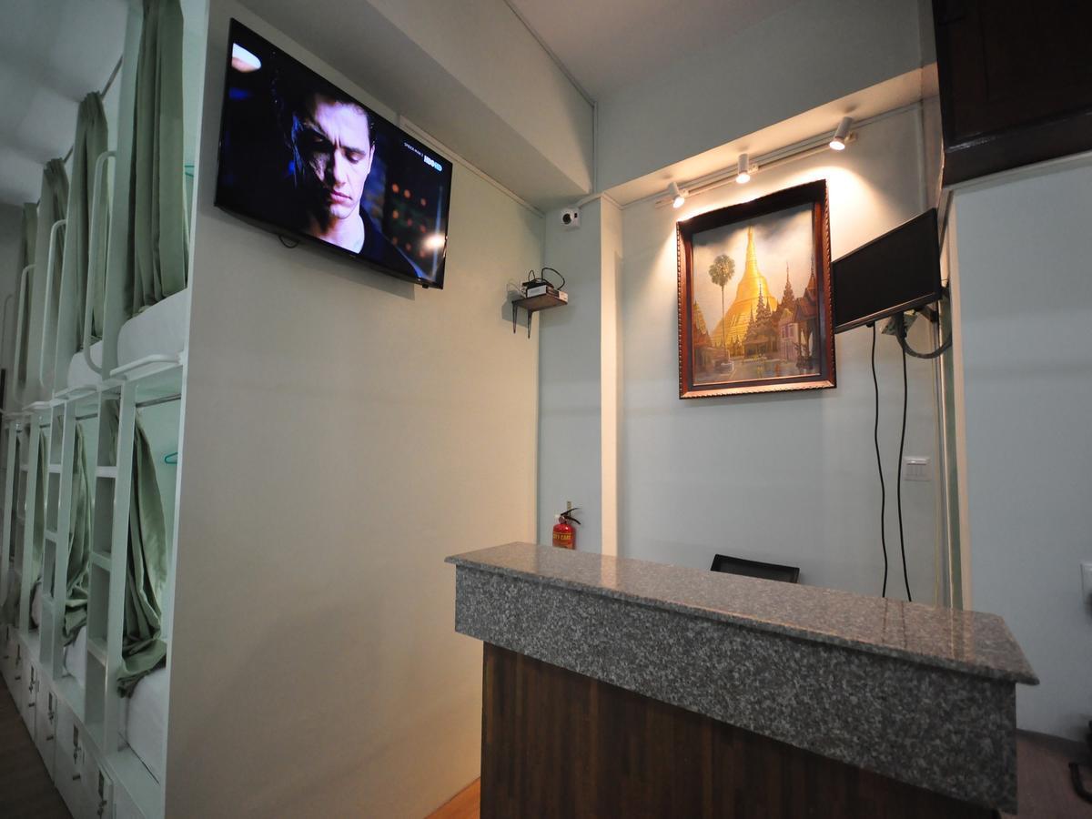 Hostel Latha Янгон Екстериор снимка