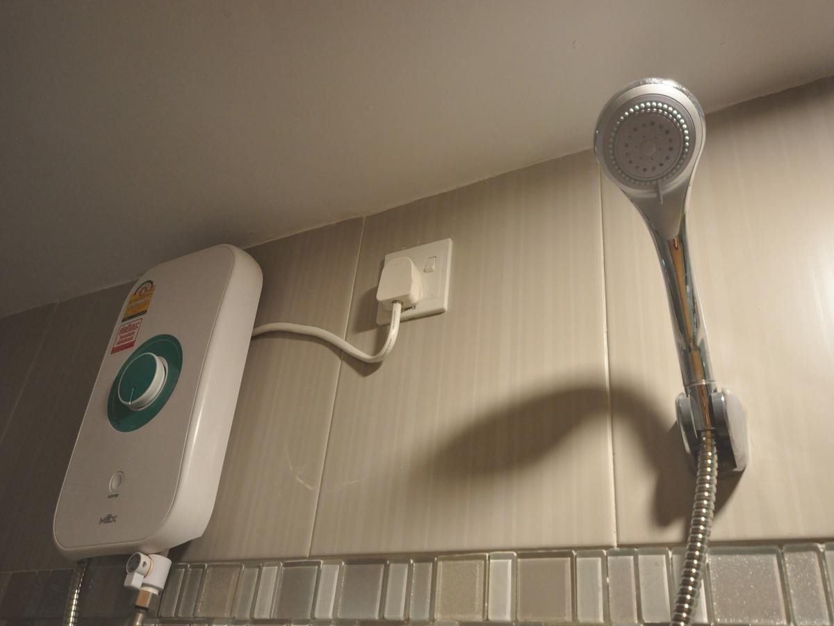 Hostel Latha Янгон Екстериор снимка